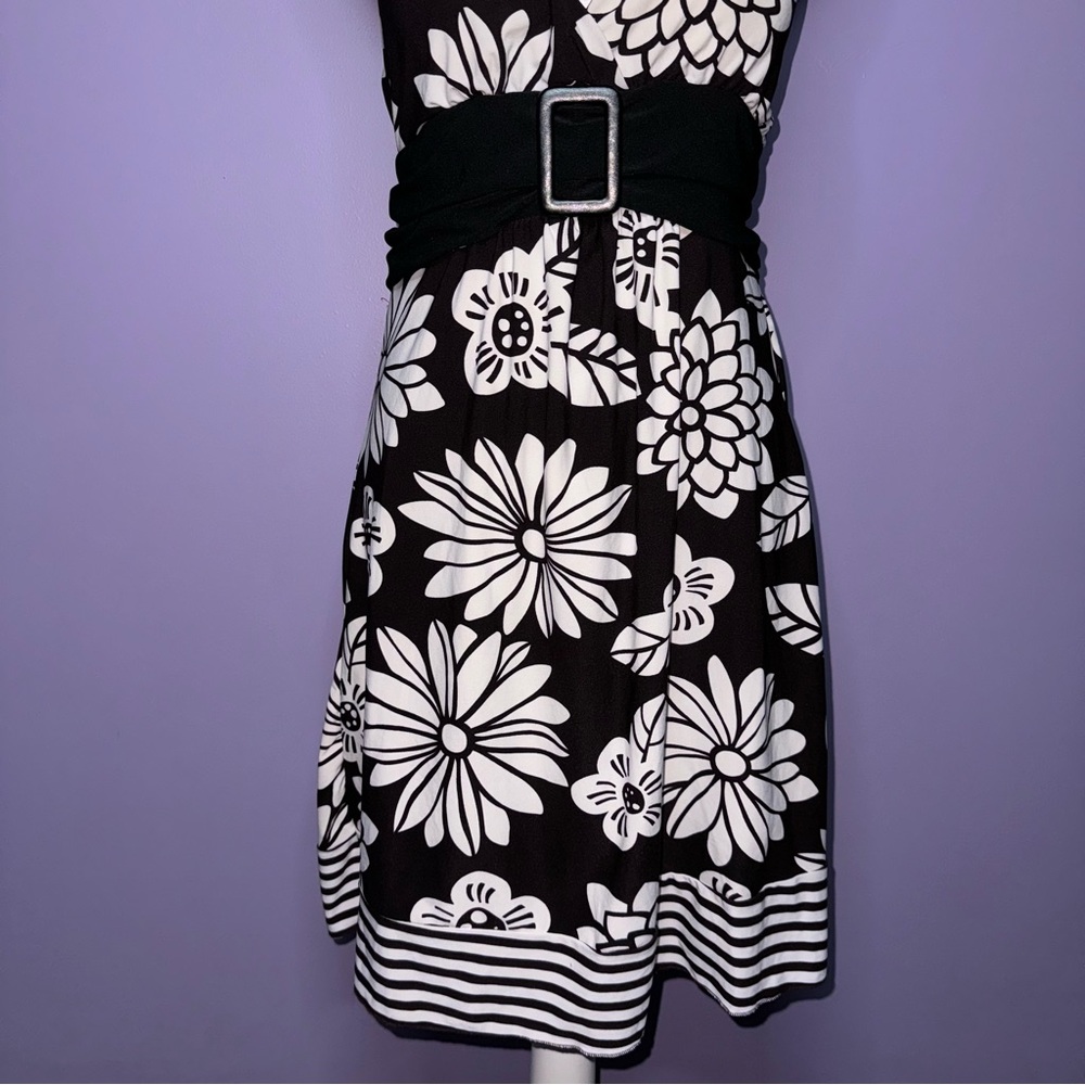 NWT Derek Heart Vintage Brown Floral Dress - Picture 3 of 10